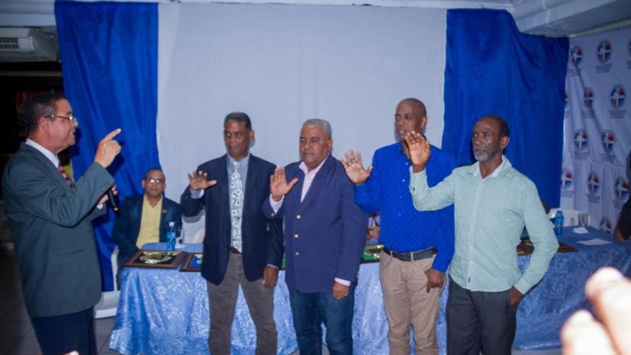 Juramentan directivas del CDP y SNTP en la región Este