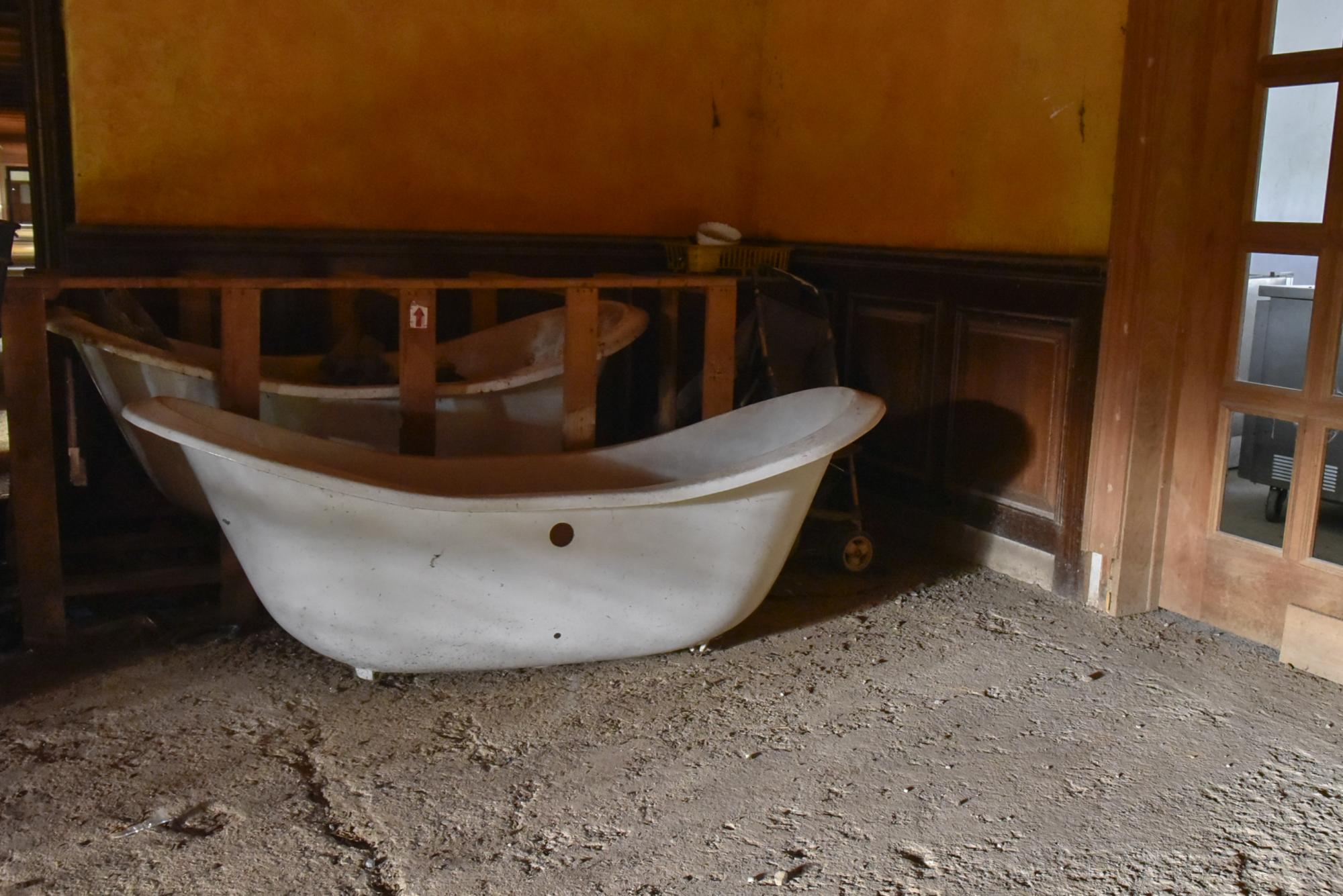 Bañera que se presume de las originales que tuvo el hotel Montaña.