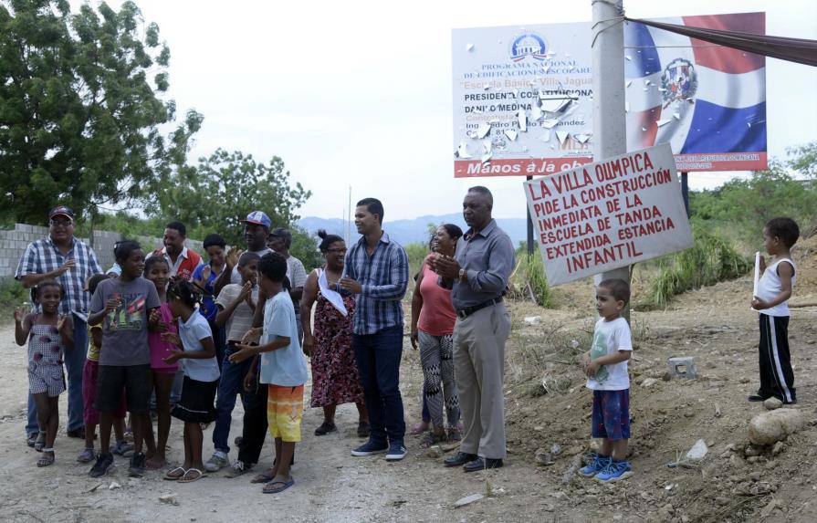 Grupos comunitarios de Santiago reclaman construcción de escuela