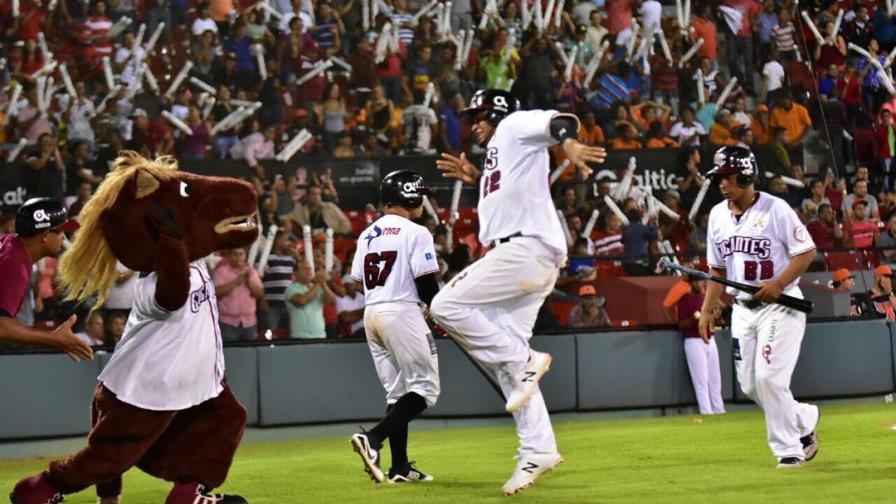 Gigantes prolongan crisis de los Toros Gigantes prolongan crisis de los Toros