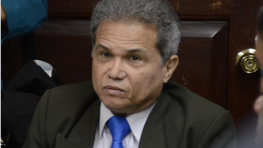 Waldo Suero lleva el Colegio Médico a su séptima huelga y dice que hará más