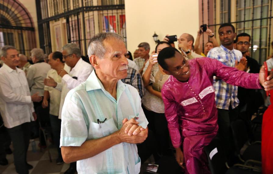 Cuba condecora al puertorriqueño Óscar López con la Orden de la Solidaridad