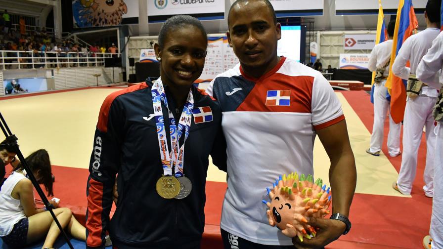 Yamilet Peña suma su cuarta medalla al ganar plata en la prueba de viga