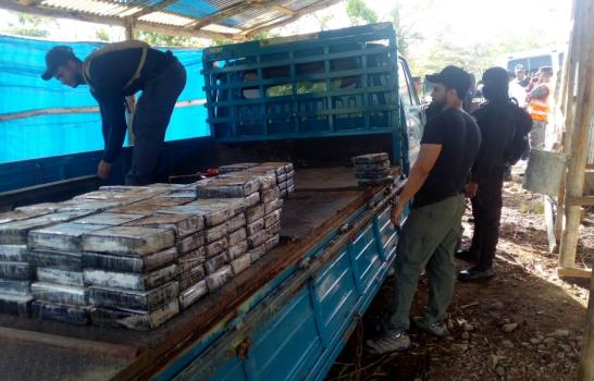 Ocupan en una finca en Hato Mayor 229 paquetes de cocaína que habrían sido lanzados desde una avioneta
