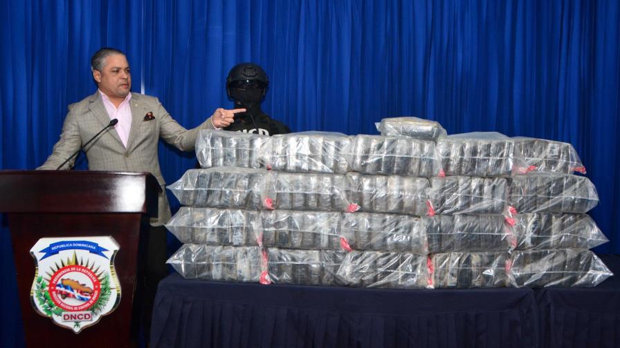 Investigan si droga de Hato Mayor está vinculada a cargamento incautado en la capital Investigan si droga de Hato Mayor está vinculada a cargamento incautado en la capital