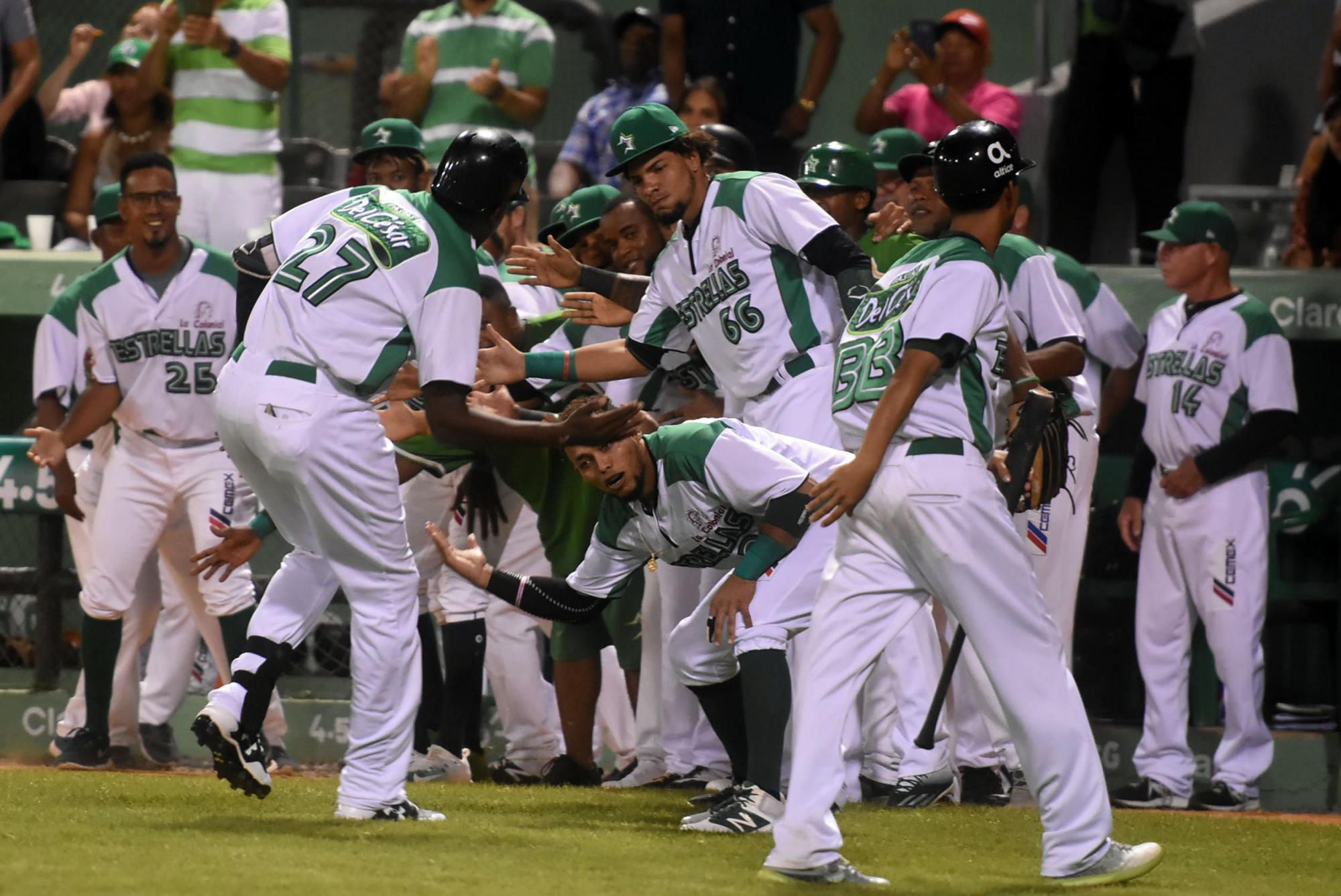 Las Estrellas Orientales están a medio juego de los Gigantes del Cibao.