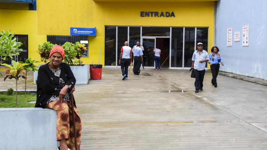 Pocos pacientes acuden a los hospitales en el primer día huelga de médicos