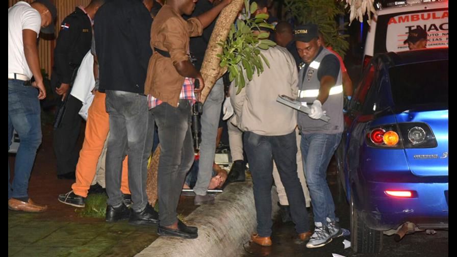 Hallan muertas a mujer y dos sobrinas dentro de vehículo Hallan muertas a mujer y dos sobrinas dentro de vehículo