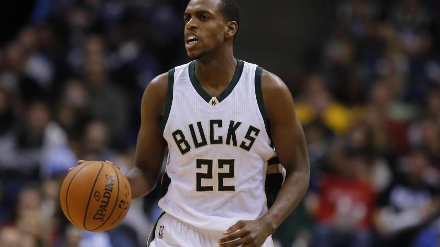 Middleton lidera cuarto triunfo consecutivo de Bucks 