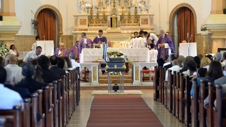 Sepultan en Moca al formador de generaciones Artagnan Pérez Méndez Sepultan en Moca al formador de generaciones Artagnan Pérez Méndez