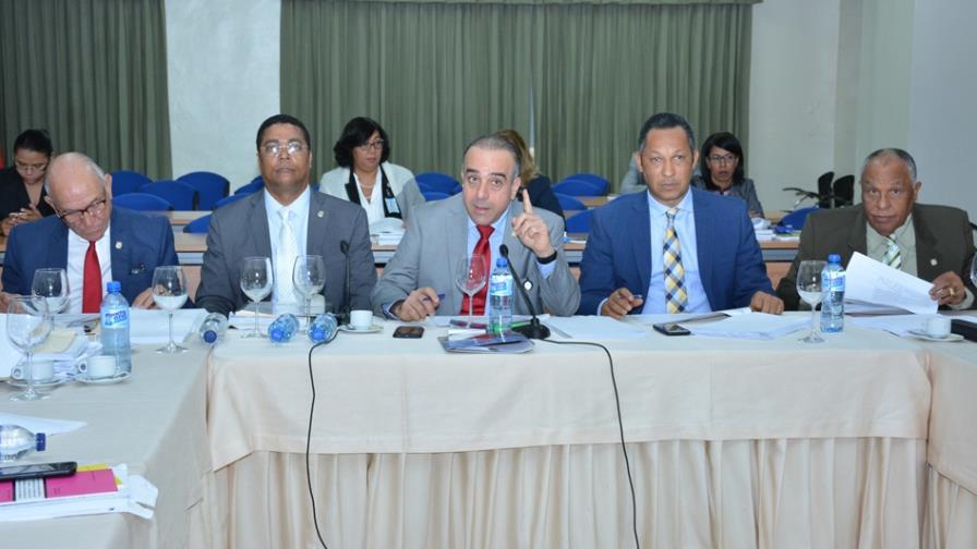 Comisión Bicameral concluye lectura del proyecto de Régimen Electoral