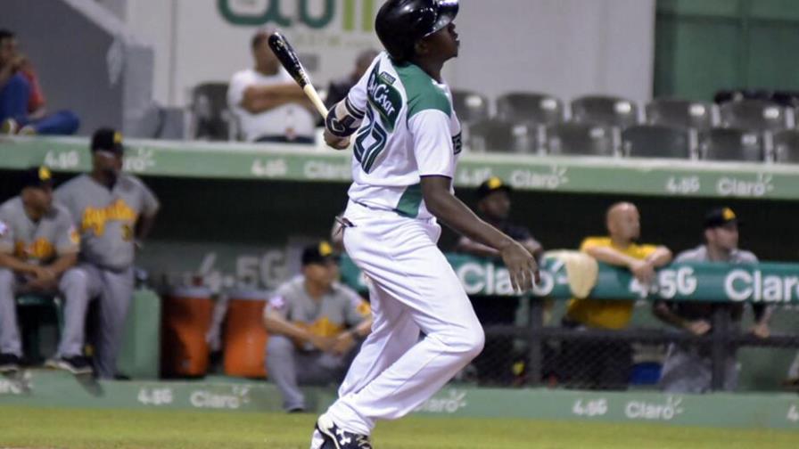 Las Estrellas derrotaron a las Águilas y se acercan a la cima del campeonato