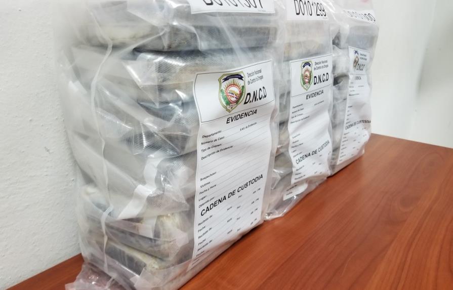 DNCD ocupa 18 paquetes de cocaína en Samaná