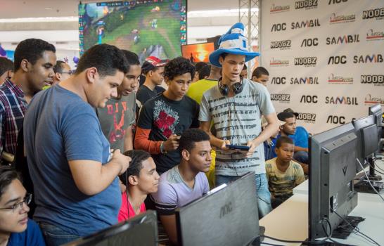 Gamers dominicanos detrás de la industria de los videojuegos