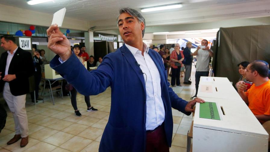 Los chilenos comienzan a votar sin incidentes en las elecciones generales
