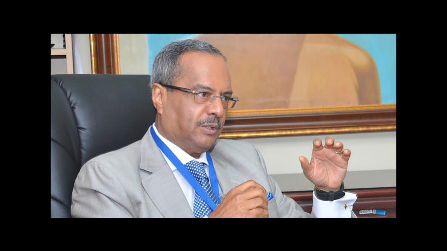 César Mella sorprendido con petición de Miguel Vargas