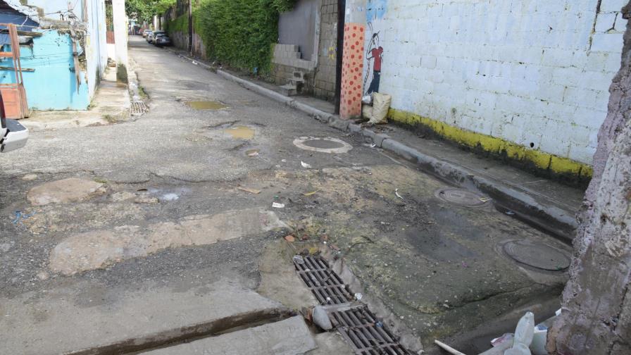 En San Miguel la gente se la ingenia para no “ahogarse” por lluvias