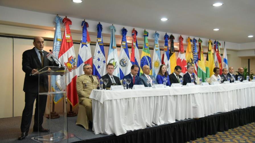 Buscan reducir tráfico de mercancías en reunión regional sobre control de contenedores 