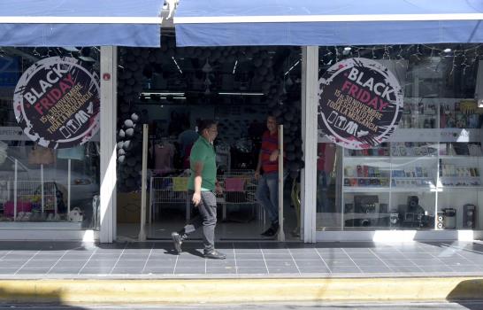 Comercios de Santiago inician rebajas por Viernes Negro