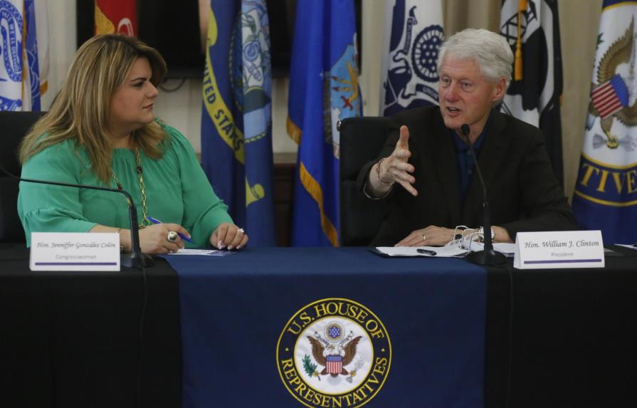 Bill Clinton pide a Puerto Rico centrarse en oportunidades tras huracán María
