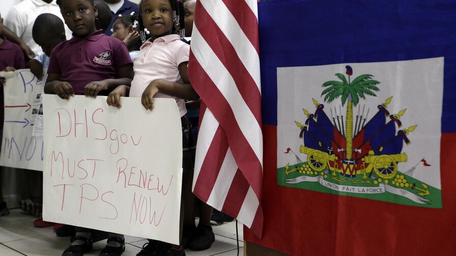 El Supremo de EE. UU. evalúa el poder de Trump para revocar el amparo migratorio TPS