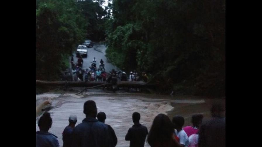 Crecida de ríos incomunican unas 10 localidades en El Seibo Crecida de ríos incomunican unas 10 localidades en El Seibo