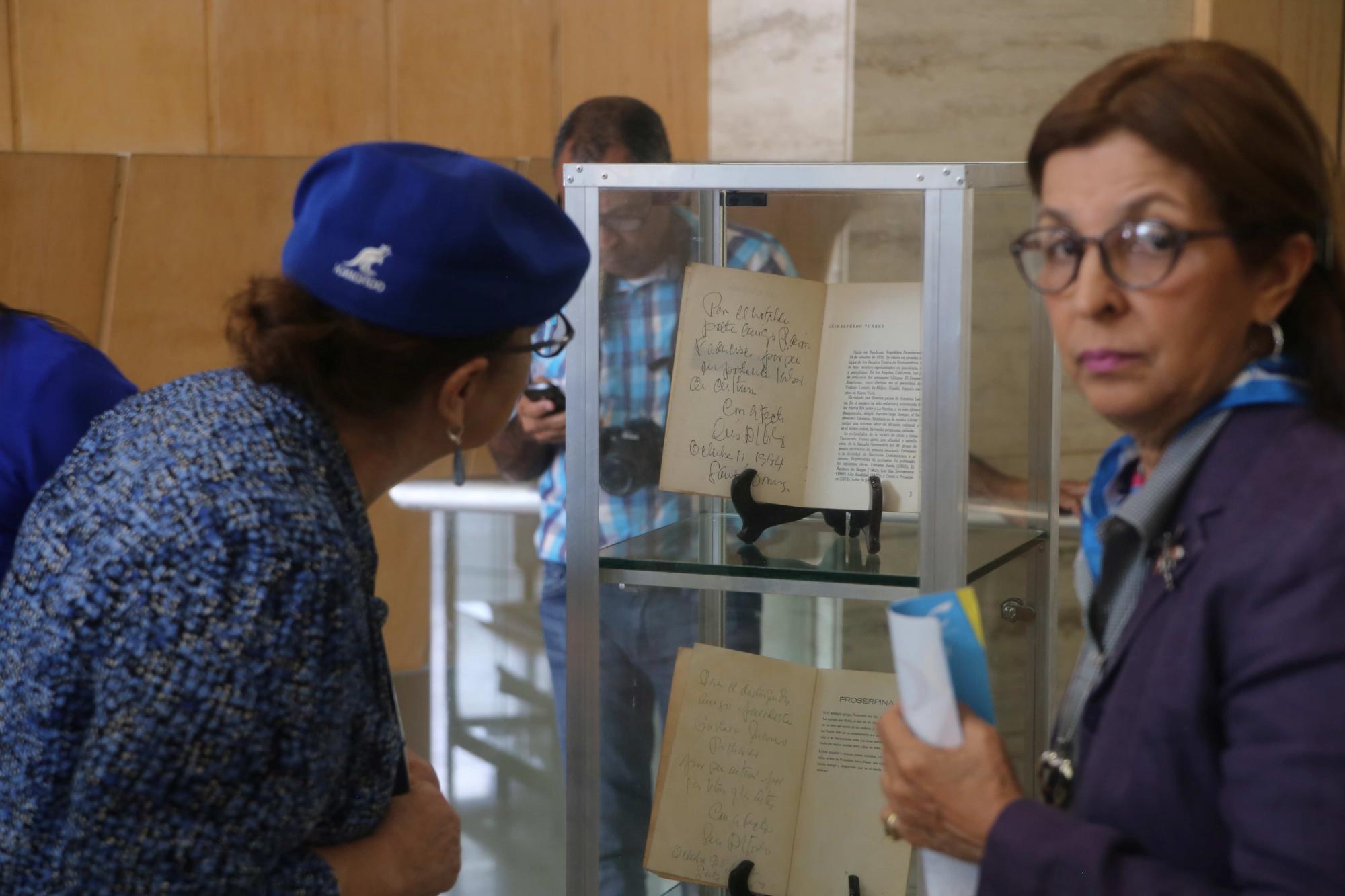 Parte de la exposición bibliográfica de Luis Alfredo Torres.