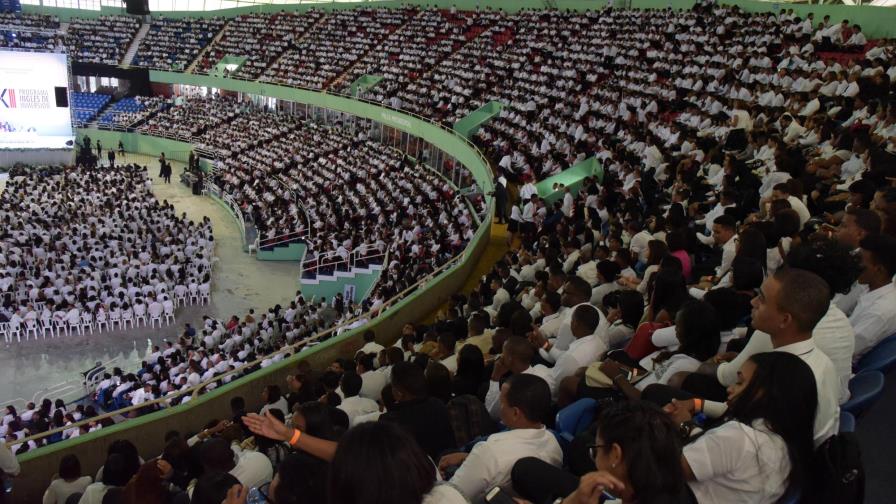 Más de 15 mil estudiantes se gradúan de inglés por inmersión Más de 15 mil estudiantes se gradúan de inglés por inmersión