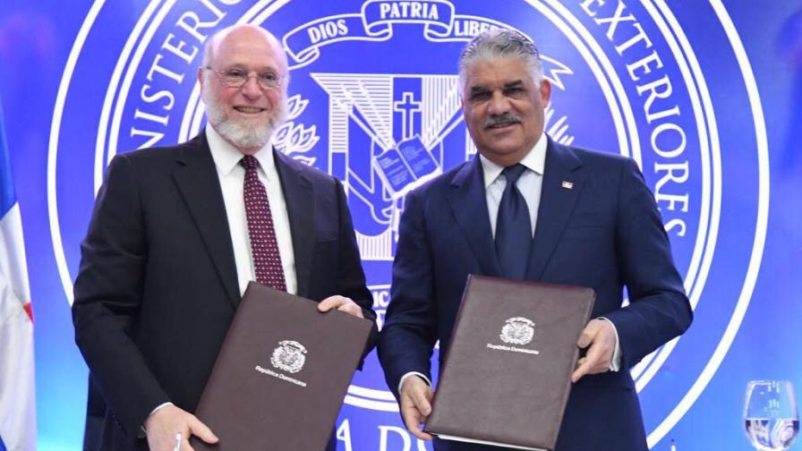 MIREX y MINC suscriben acuerdo para promover cultura dominicana  
