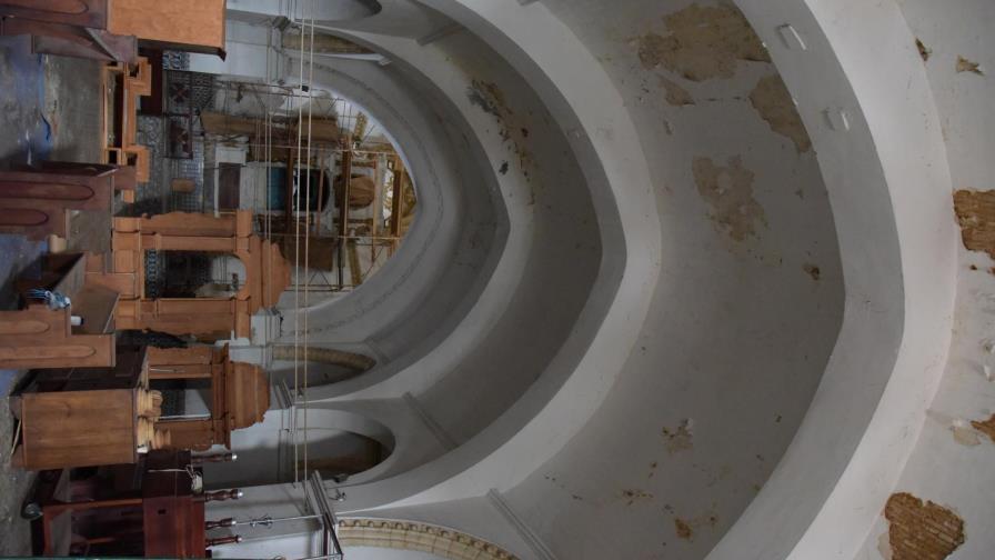 Demanda terminar iglesia Santa Bárbara