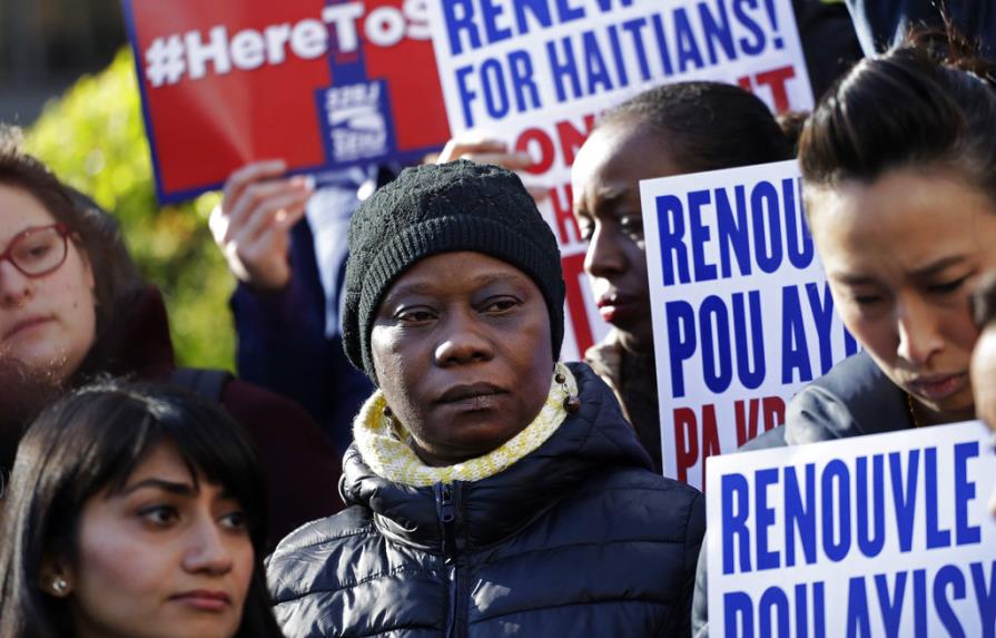 Haitianos en Estados Unidos reclaman residencia ante el anuncio de deportación