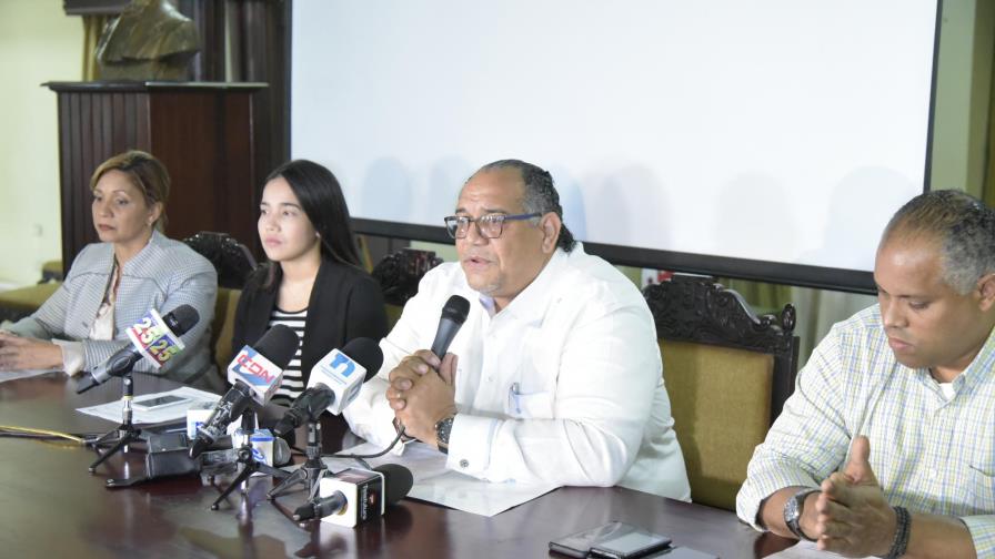 Consultor jurídico afirma quieren privatizar Parque Central de Santiago