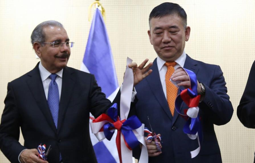 Danilo Medina encabeza inauguración de nuevo edificio de la embajada de Corea en el país 