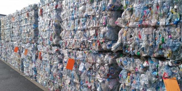 El plástico de residuo a producto importante en las economías 