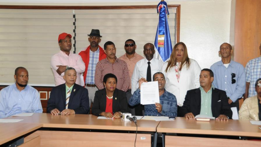 Piden a Autoridad Portuaria aclare presencia de buques en Samaná