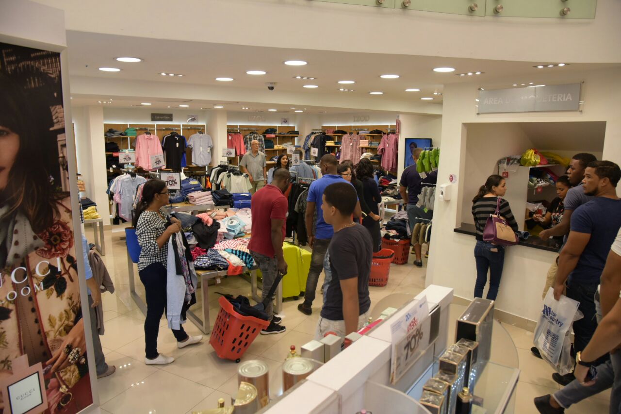 Tienda Forever 21 en Ágora Mall.