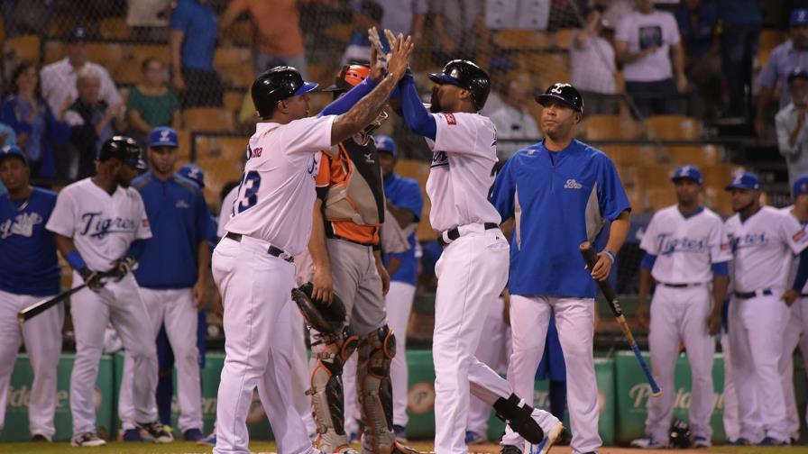Beltré y García guían Licey a victoria ante Toros