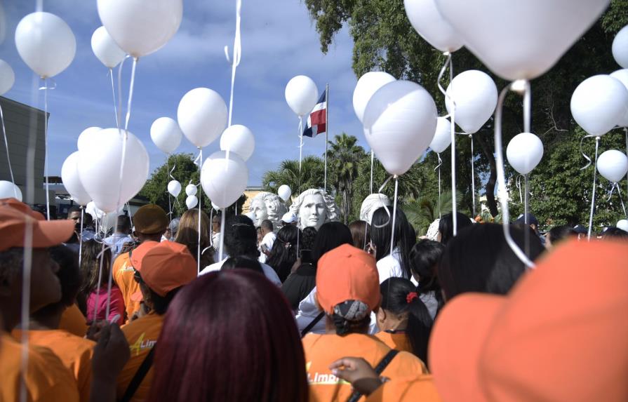 Conmemoran Día de No Violencia contra    la Mujer con llamado   a crear conciencia