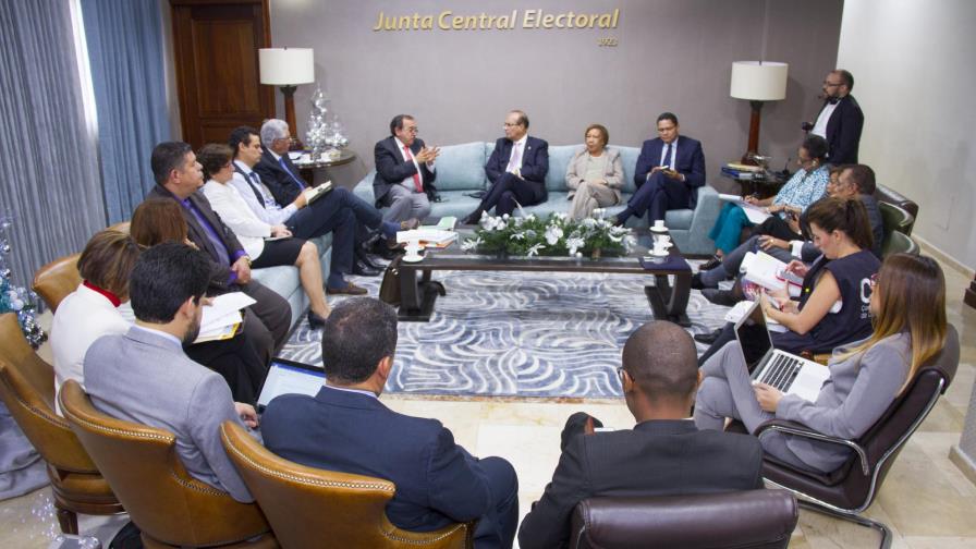 JCE analiza con la CIDH temas de identidad