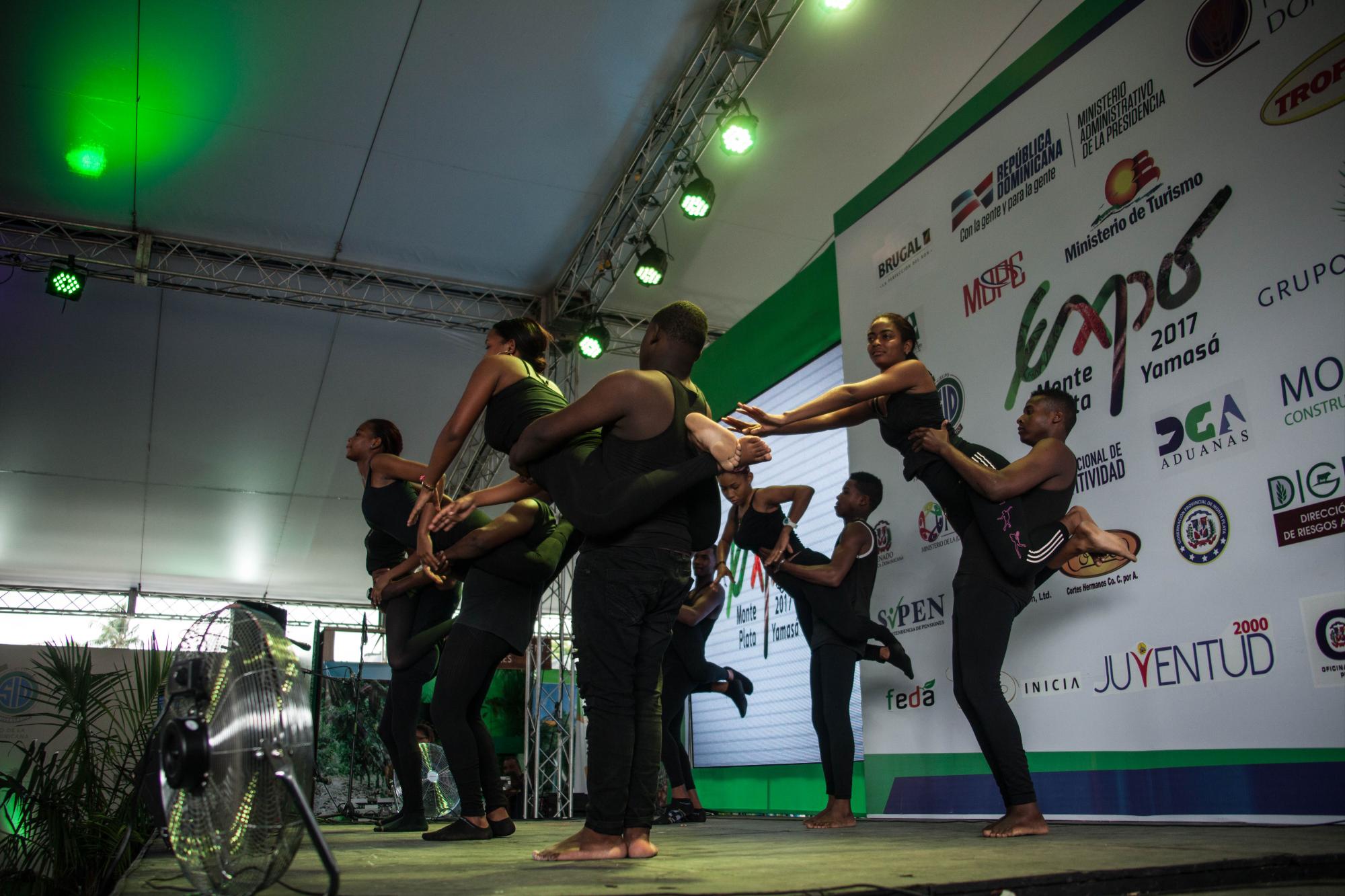 Presentaciones también entretuvieron a los visitantes.