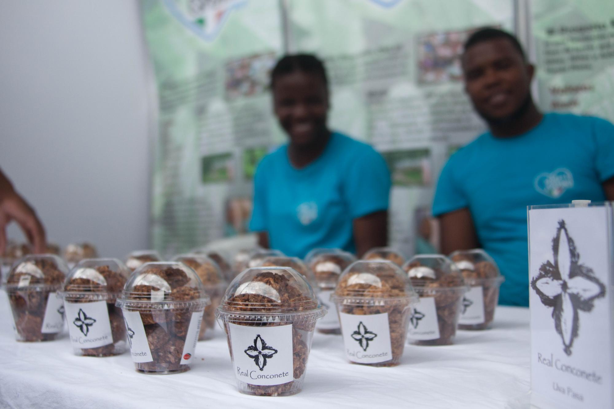 Muchos jóvenes estuvieron presentando sus iniciativas de emprendimiento. 