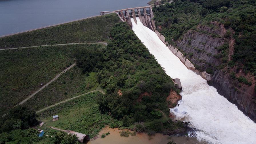Indrhi exige detener agresión medioambiental contra embalses de presas y canales de riego Indrhi exige detener agresión medioambiental contra embalses de presas y canales de riego
