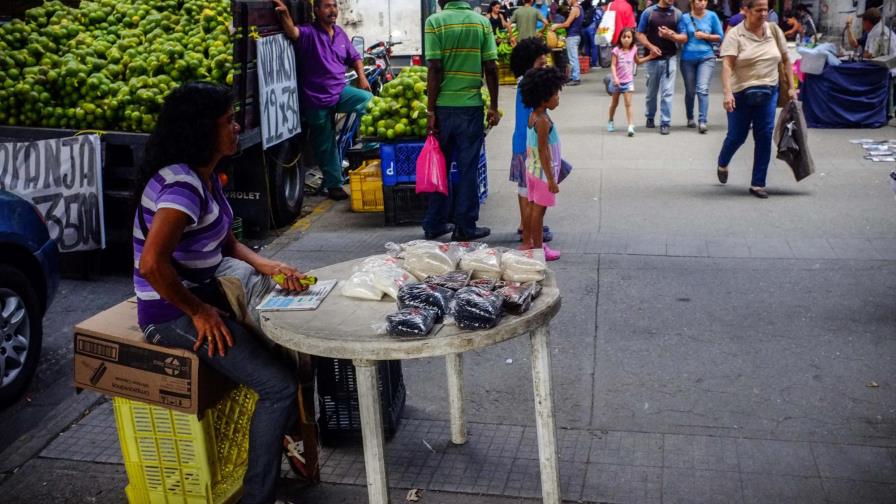 Ancianos viven con austeridad y soledad la crisis de Venezuela Ancianos viven con austeridad y soledad la crisis de Venezuela