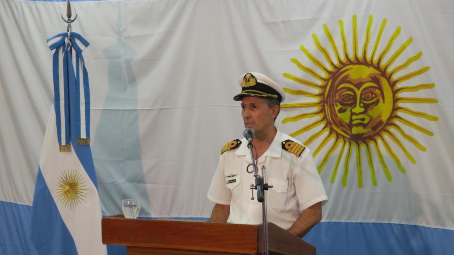 Zarpa buque con minisubmarino para participar en la búsqueda del ARA