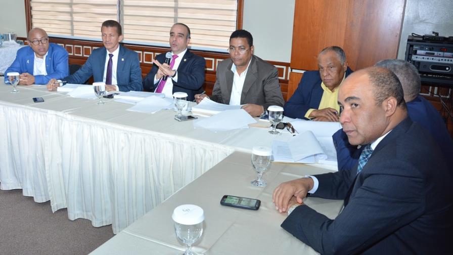 Comisión bicameral acuerda que presidente de JCE deberá ser abogado