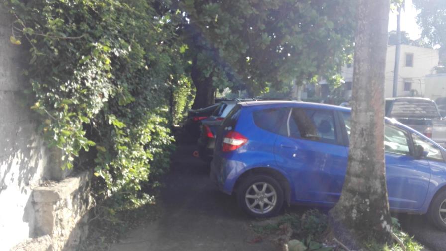 El tramo de calle que expulsa a los peatones en el corazón de Gascue