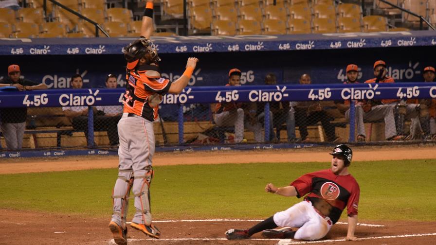 El Escogido no cede terreno y complica más a los Toros El Escogido no cede terreno y complica más a los Toros