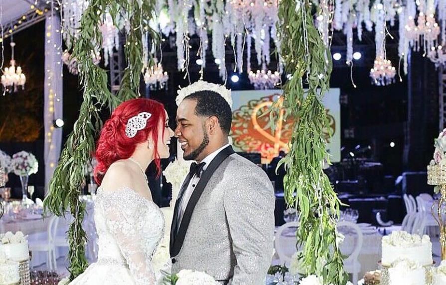 Edwin Encarnación a Karen Yapoort: “Me siento muy orgulloso de llamarte esposa”; aquí las mejores imágenes de su boda 