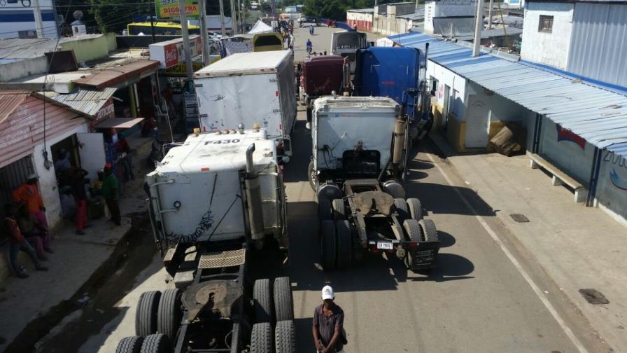 Fenatrado bloquea la frontera domínico-haitiana en Dajabón Fenatrado bloquea la frontera domínico-haitiana en Dajabón