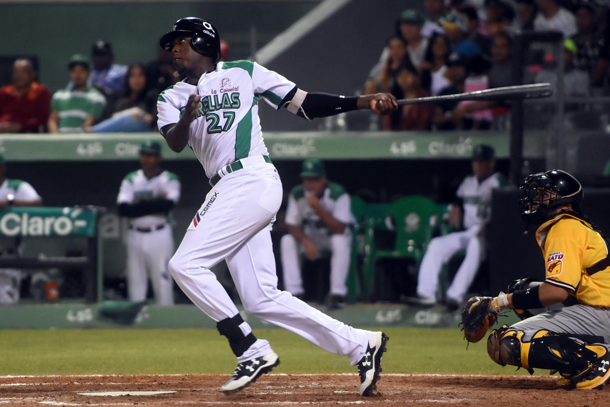 Gabriel Guerrero de las Estrellas Orientales, es el líder impulsador del torneo con 22 vueltas remolcadas.